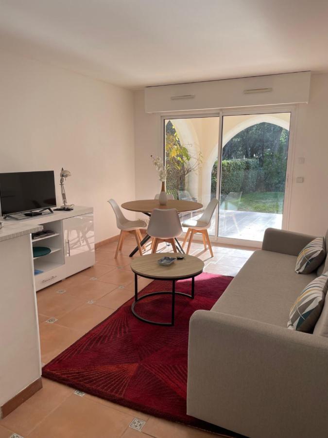 2 Pieces Saint Raphael Renove, Classe 4 Etoiles, 100 M Plages, Piscine, Tennis, Parc, Terrasse, Jardin Privatif Saint-Raphael (Var) Exterior foto