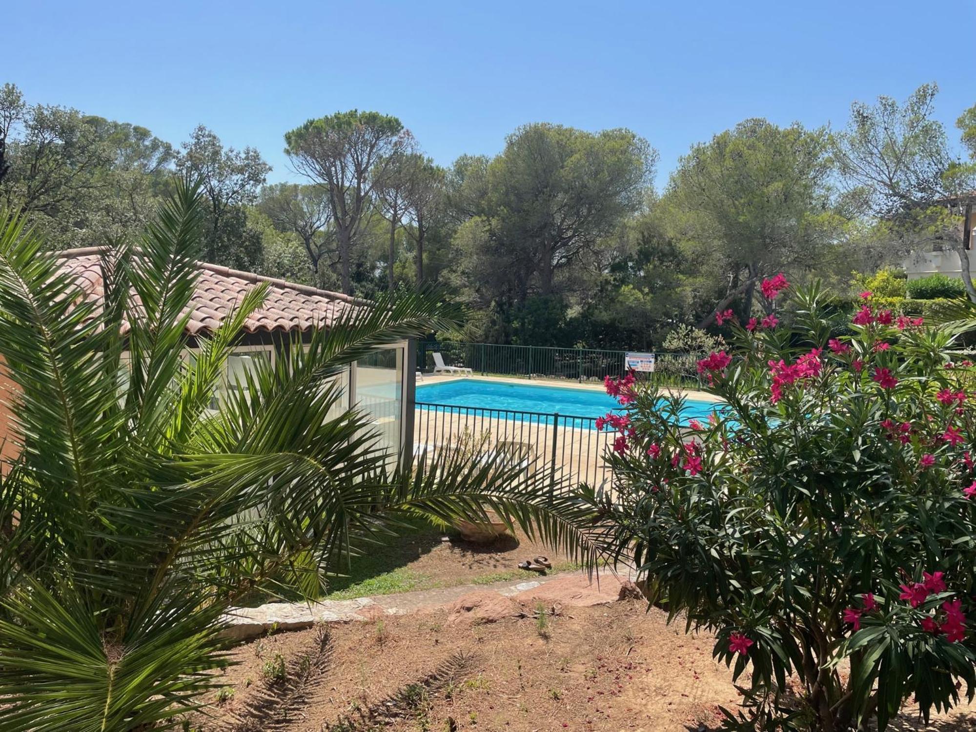 2 Pieces Saint Raphael Renove, Classe 4 Etoiles, 100 M Plages, Piscine, Tennis, Parc, Terrasse, Jardin Privatif Saint-Raphael (Var) Exterior foto